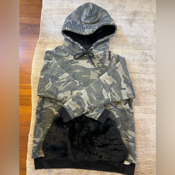 Jocelyn “UFO Hoodie” with real rabbit fur, size S - Picture 5 of 7